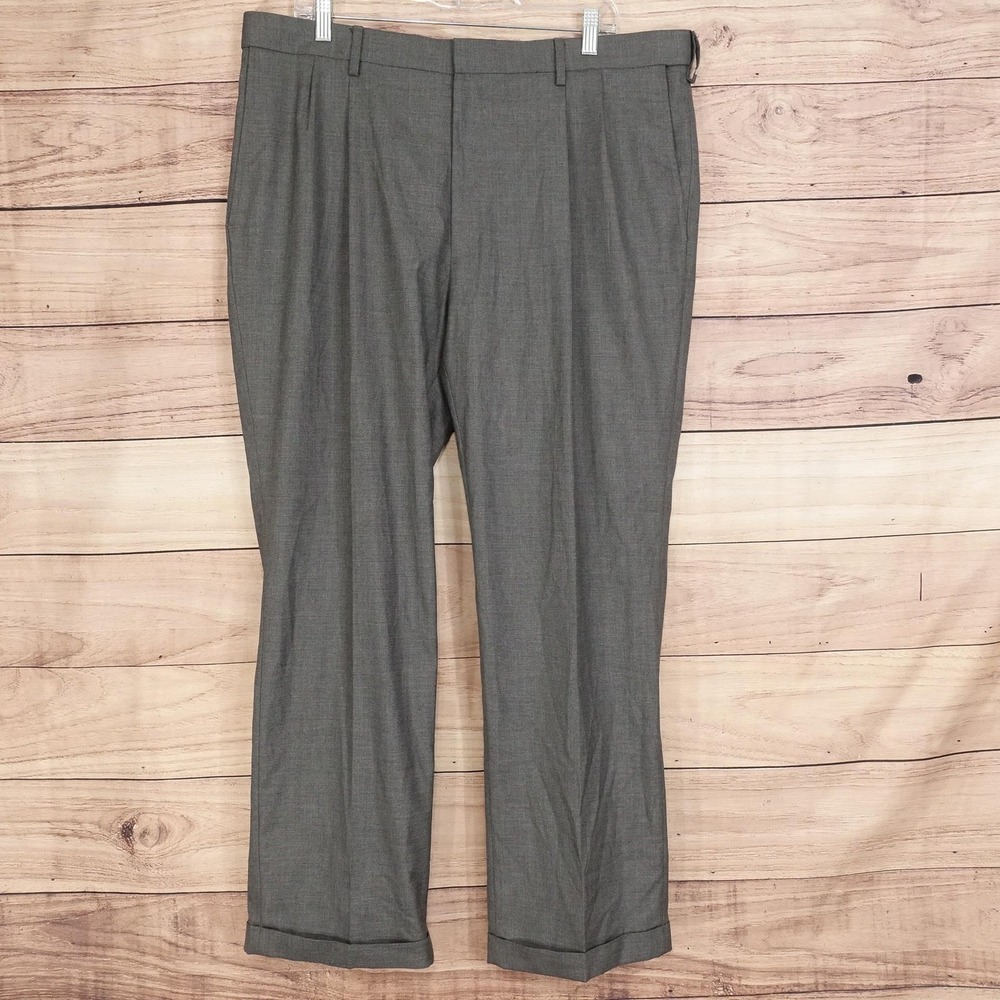 JM Haggar Dress Pants Mens 38x30 Gray Classic Fit Pleated Workwear